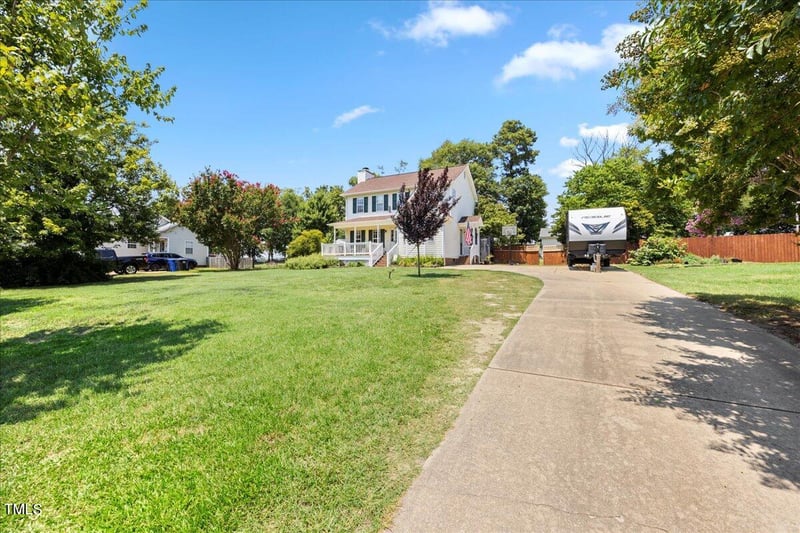 1208 Ashton Hollow Dr, Raleigh, NC 27603