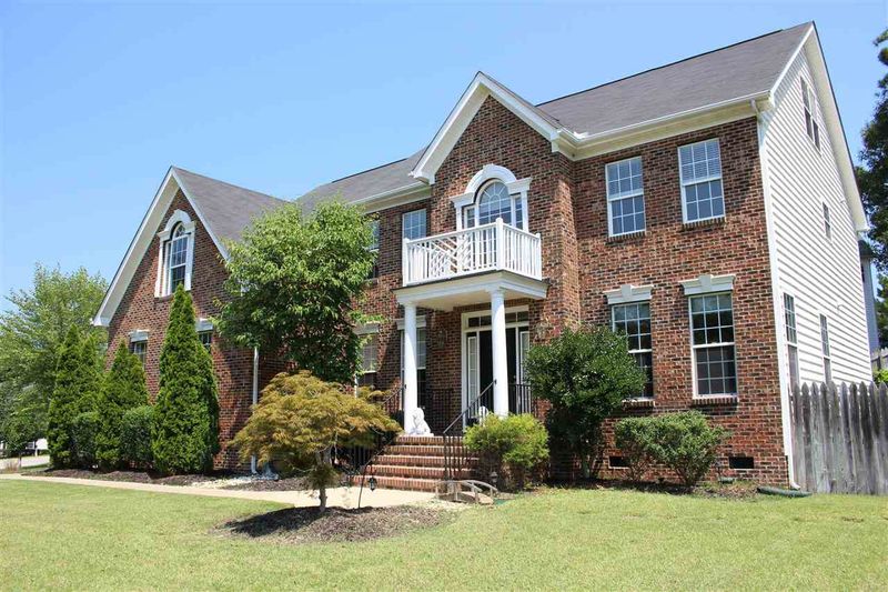 1208 Cairphilly Castle Ct, Apex, NC 27502