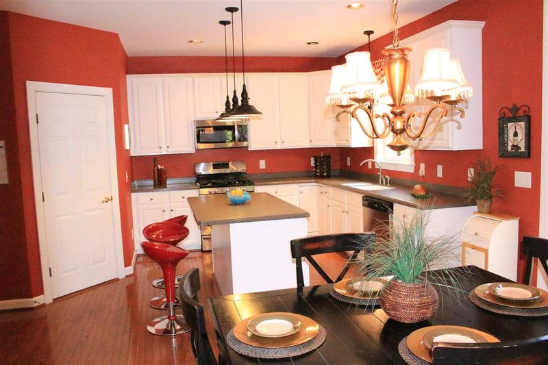 1208 Cairphilly Castle Ct, Apex, NC 27502
