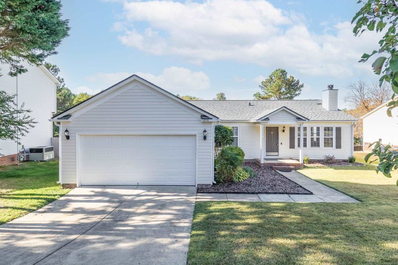 1208 Canterbury Brook Ln, Apex, NC 27502
