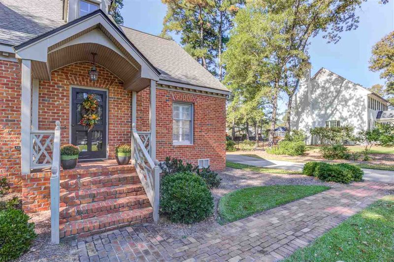 1208 Chestnut Dr, Smithfield, NC 27577
