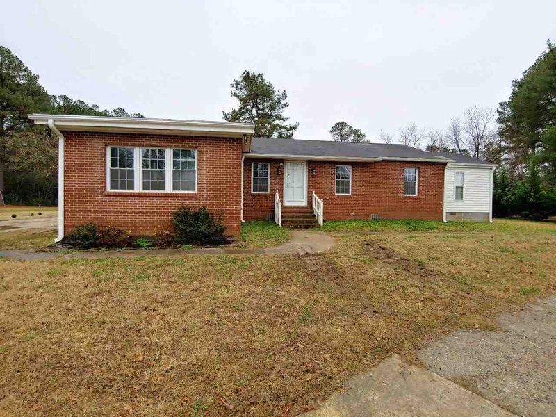 1208 Cross Link Rd, Raleigh, NC 27610