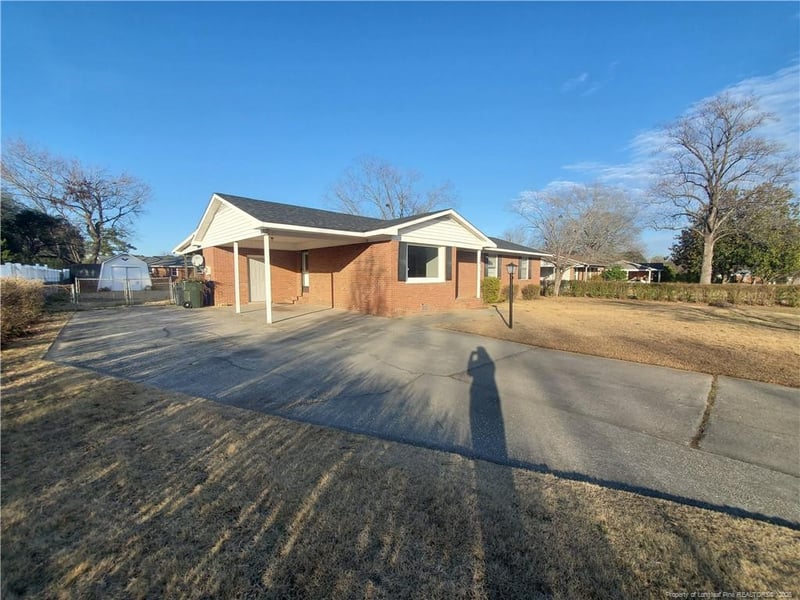 1208 Cullen Dr, Fayetteville, NC 28304