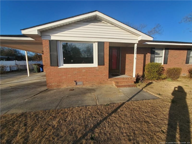 1208 Cullen Dr, Fayetteville, NC 28304