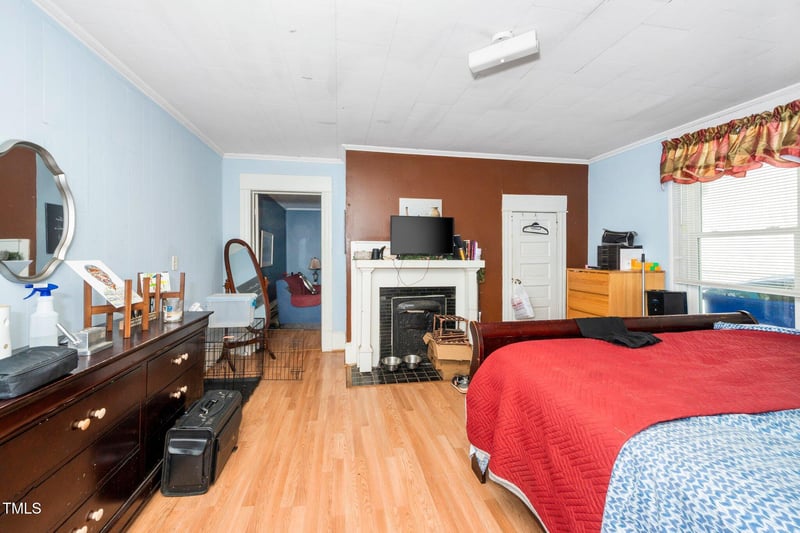 1208 Eva St, Durham, NC 27703