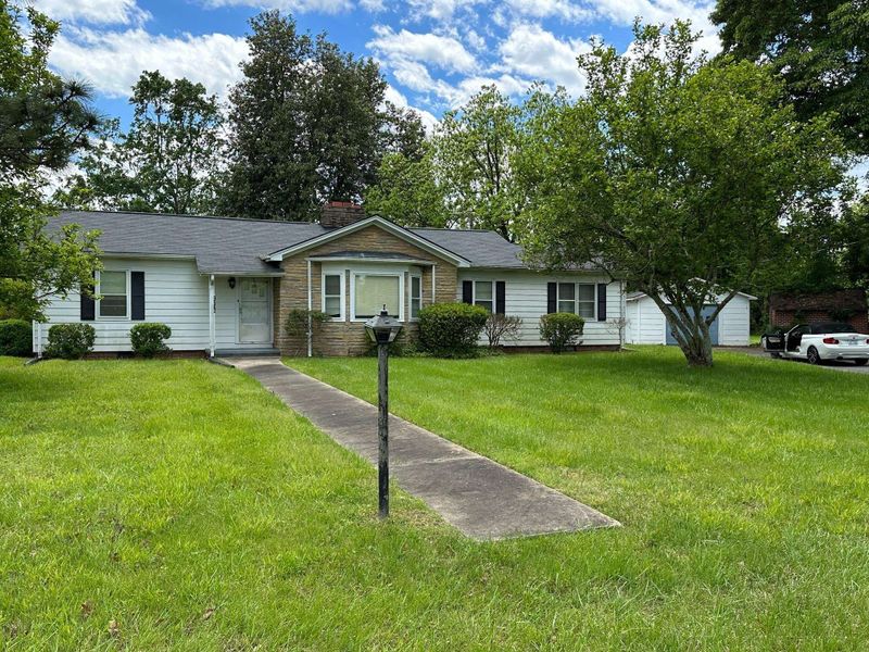 1208 Hanford Rd, Graham, NC 27253