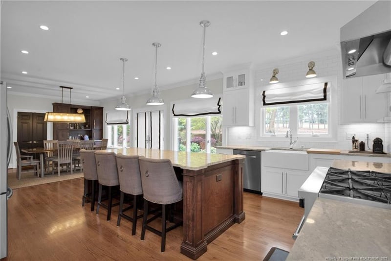 1208 Longleaf Dr, Fayetteville, NC 28305