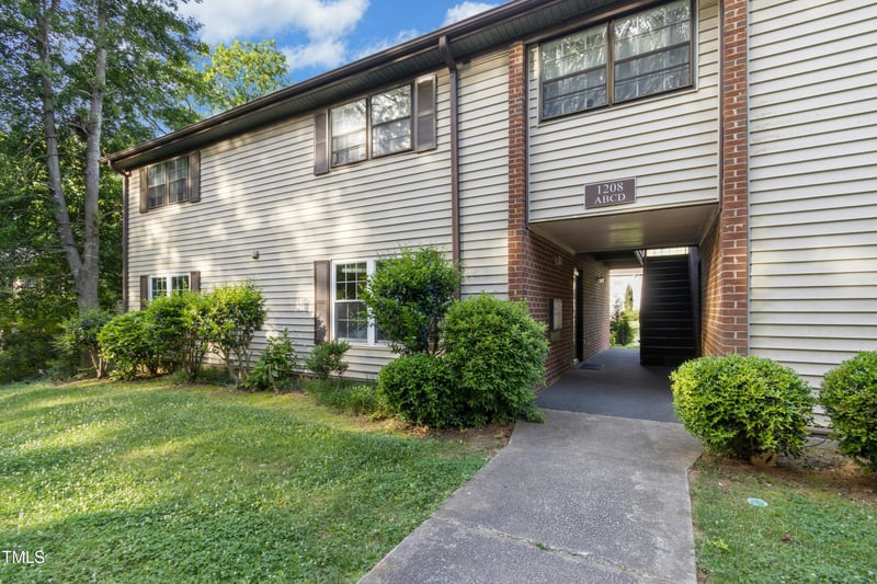1208 Manassas Ct, Raleigh, NC 27609