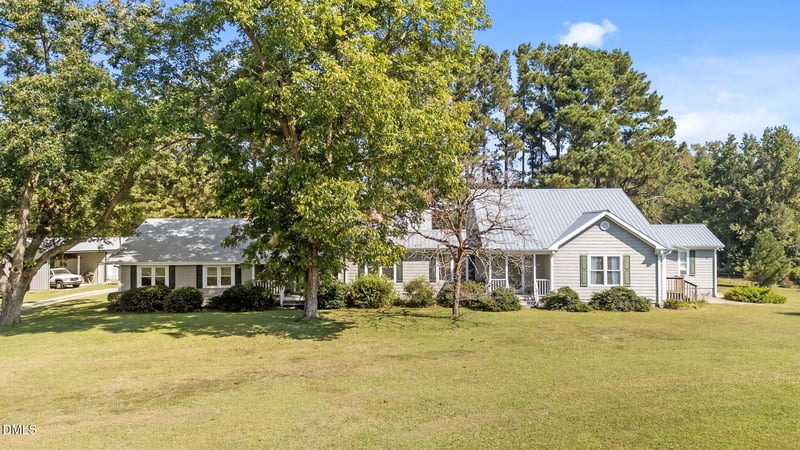 1208 Peach Orchard Rd, Four Oaks, NC 27524
