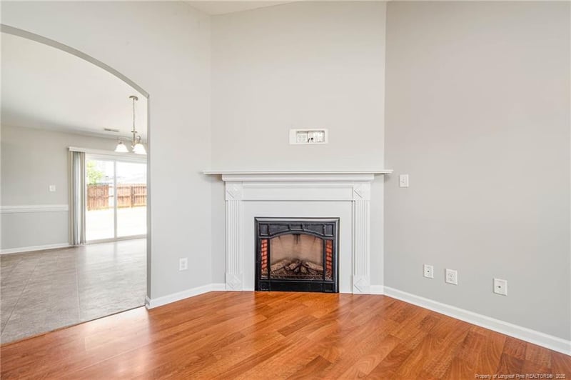 1208 Piper Ct, Hope Mills, NC 28348