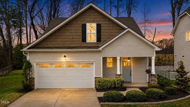 1208 Yellow Wood Dr, Mebane, NC 27302