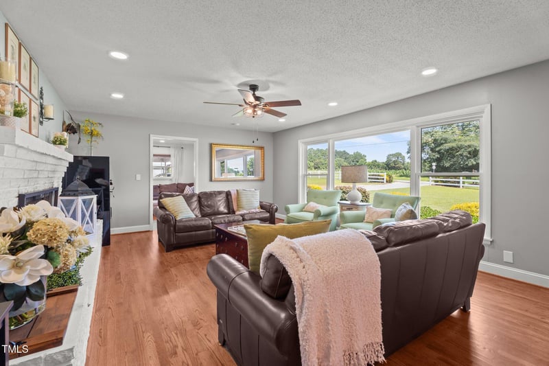 12082 Nc 42 , Fuquay Varina, NC 27526