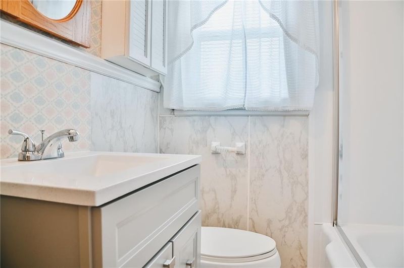 1209 Apple St, Burlington, NC 27217
