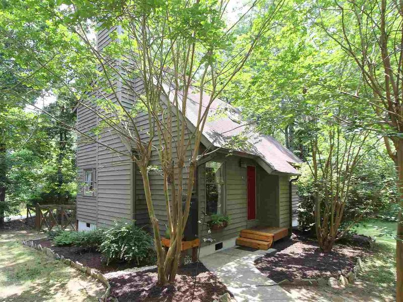 1209 B Hillsborough Rd, Chapel Hill, NC 27516
