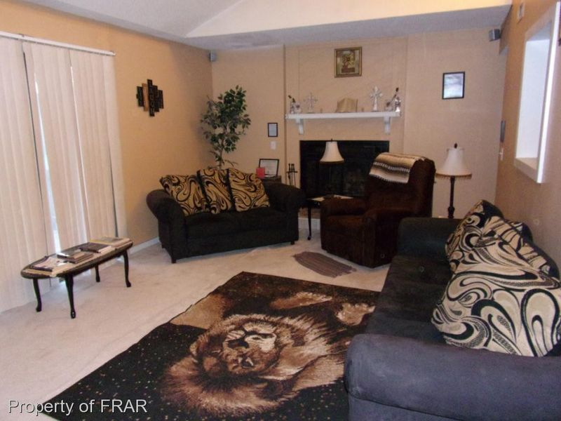 1209 Cedarhurst Dr, Sanford, NC 27332