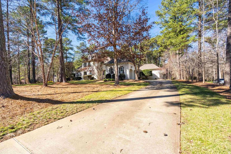 1209 Enderbury Dr, Raleigh, NC 27614