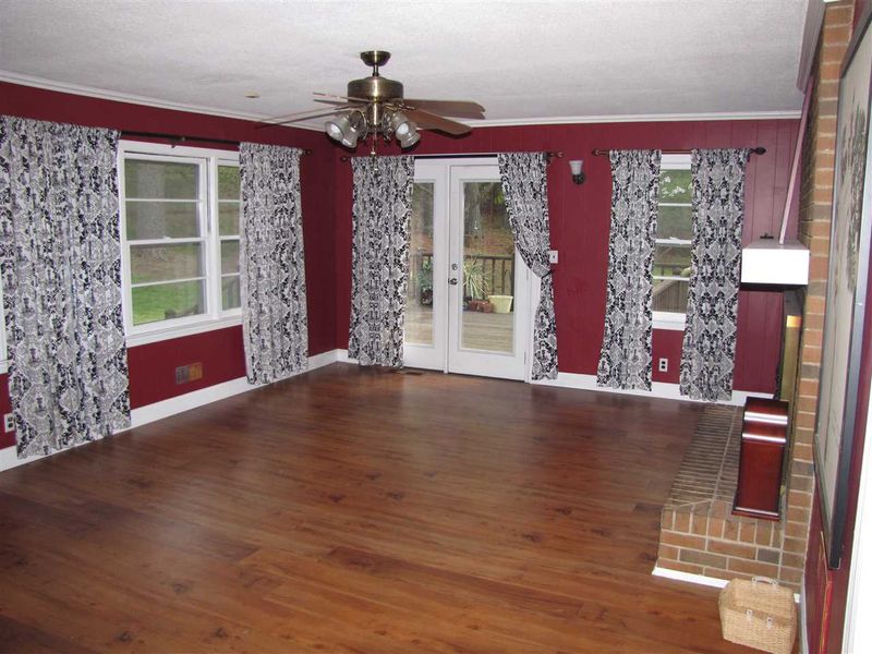 1209 W Gannon Ave, Zebulon, NC 27597