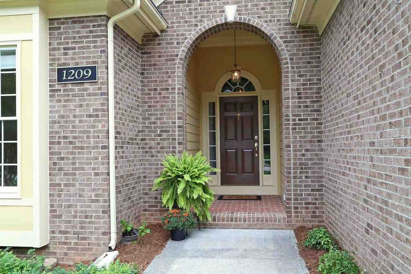 1209 Greystone Park Dr, Raleigh, NC 27615