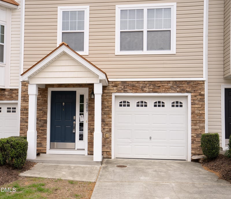 1209 Haywards Heath Ln, Apex, NC 27502
