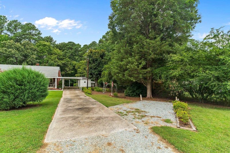 1209 Horseshoe Rd, Durham, NC 27703