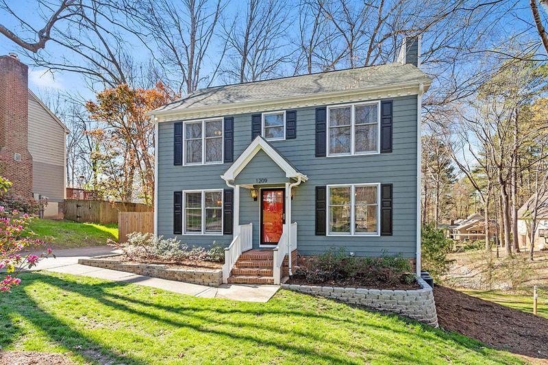 1209 Moultrie Ct, Raleigh, NC 27615
