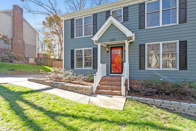 1209 Moultrie Ct, Raleigh, NC 27615