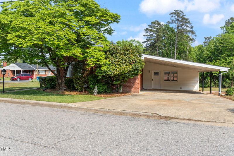 1209 W Pearsall St, Dunn, NC 28334