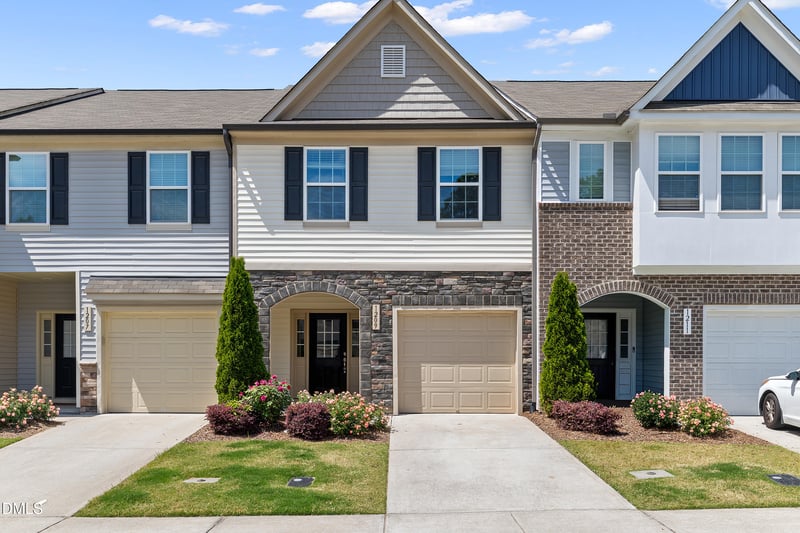 1209 Scholar Dr, Durham, NC 27703