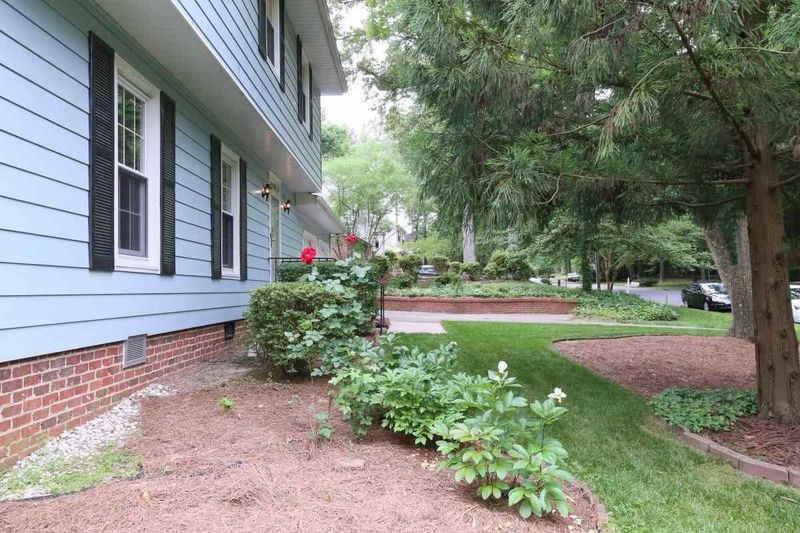 1209 Sturdivant Dr, Cary, NC 27511