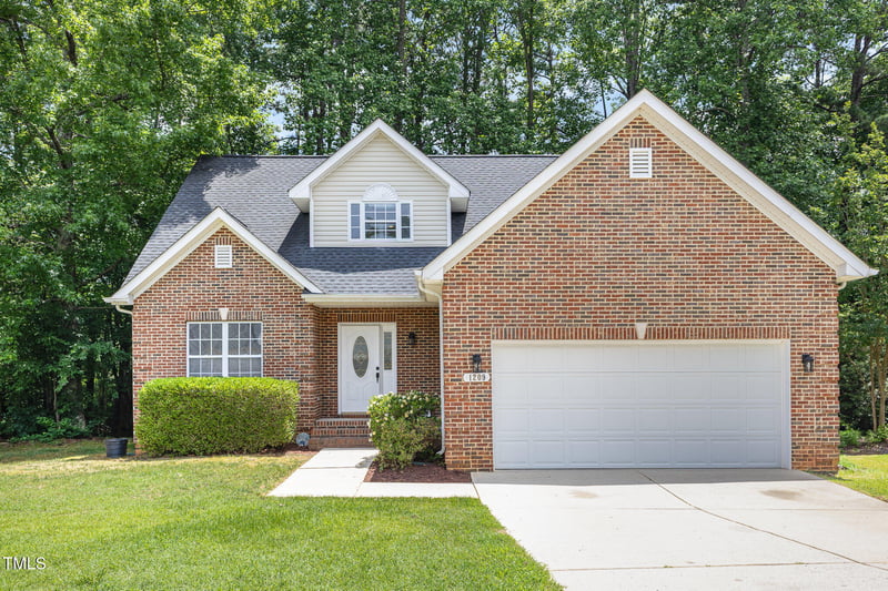 1209 Waterford Green Dr, Apex, NC 27502