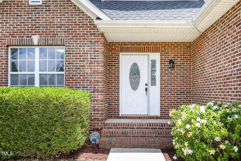 1209 Waterford Green Dr, Apex, NC 27502