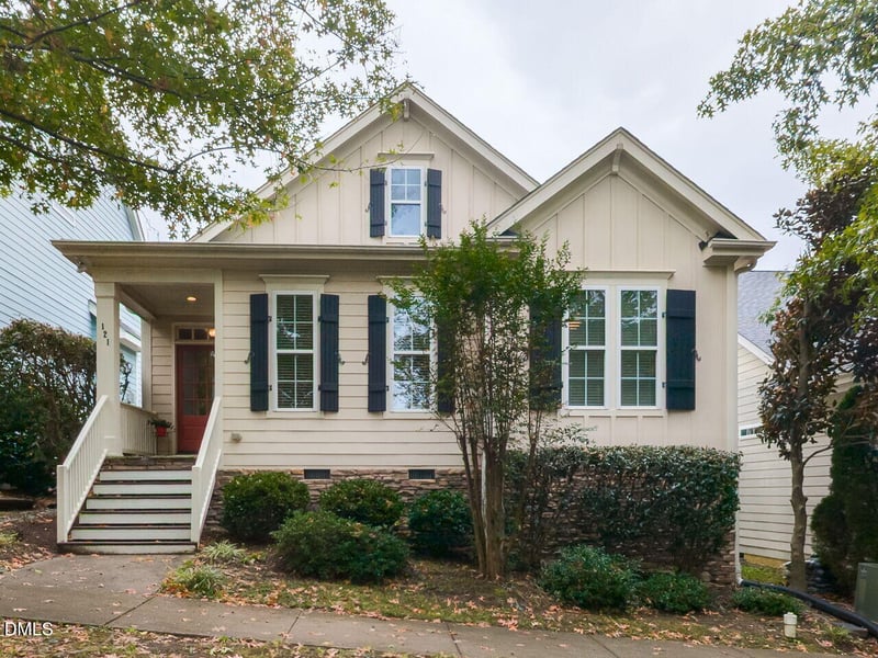 121 Amberglen Ln, Holly Springs, NC 27502