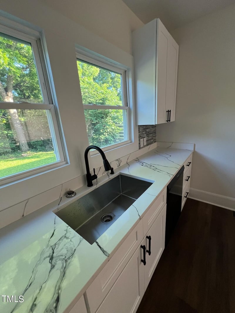 121 N Anthony St, Burlington, NC 27217
