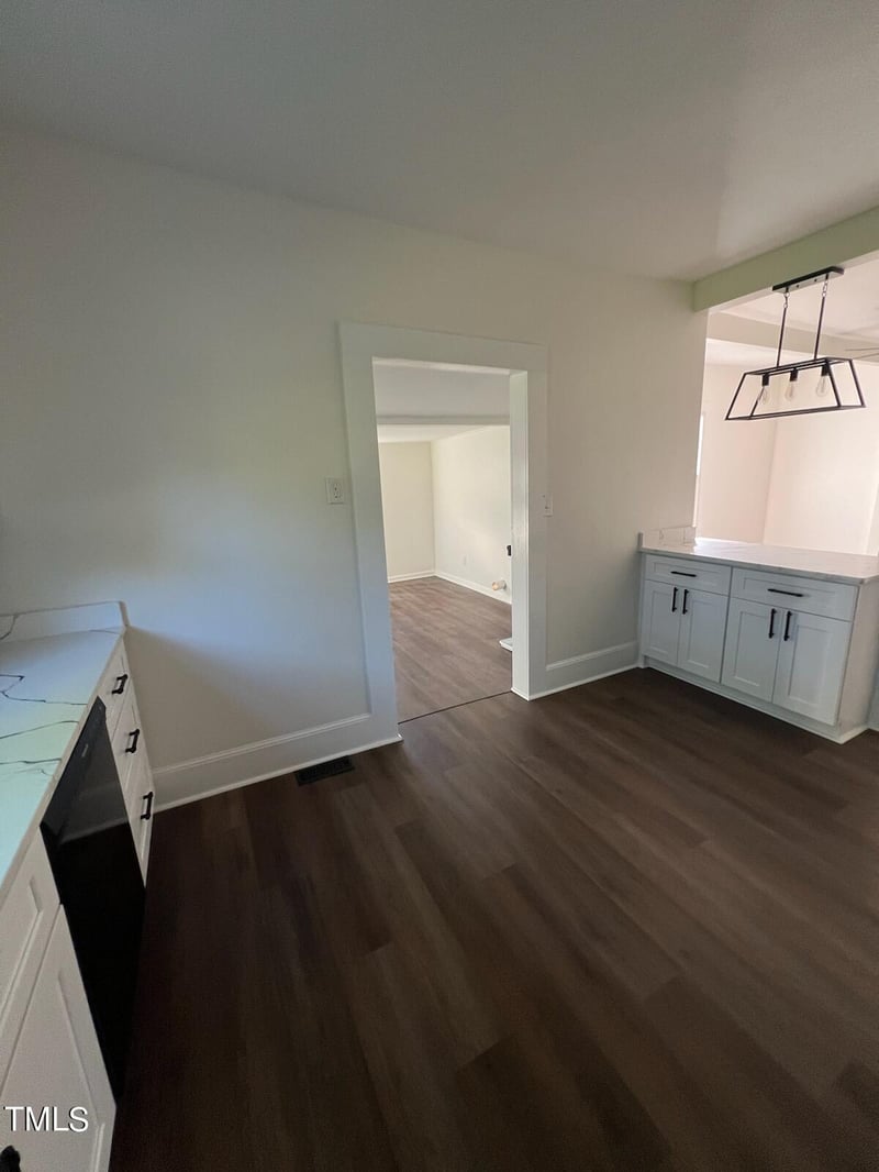 121 N Anthony St, Burlington, NC 27217