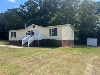 121 Ashe St, Coats, NC 27521