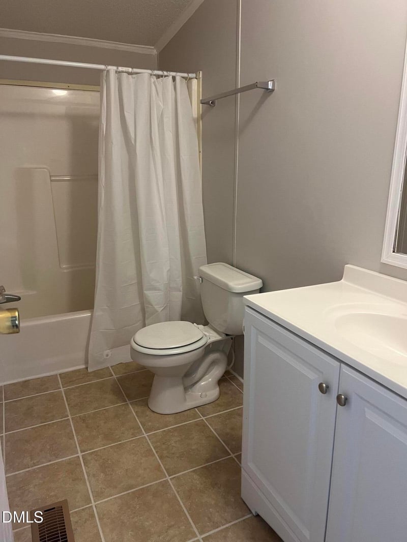 121 Ashe St, Coats, NC 27521