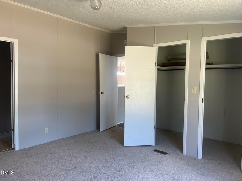 121 Ashe St, Coats, NC 27521