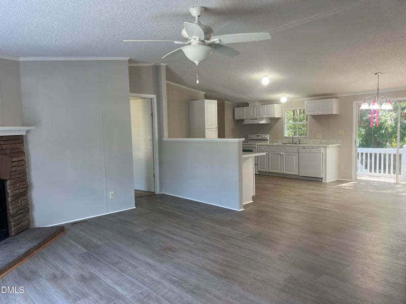 121 Ashe St, Coats, NC 27521