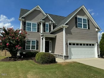 121 Atkins Village Ct, Fuquay Varina, NC 27526
