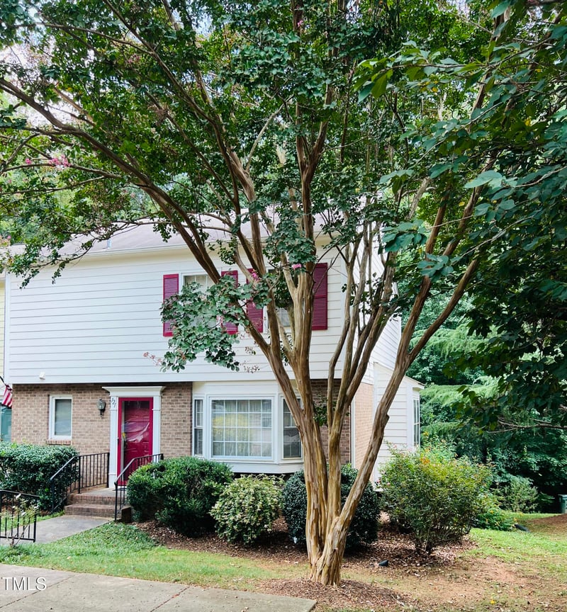 121 Bay Dr, Cary, NC 27511