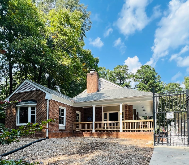 121 Bay Dr, Cary, NC 27511