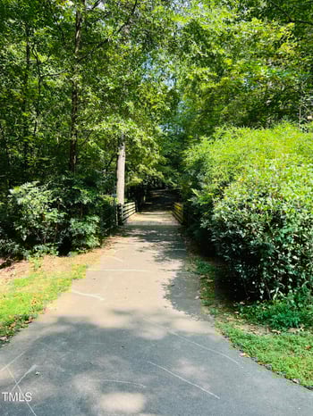 121 Bay Dr, Cary, NC 27511