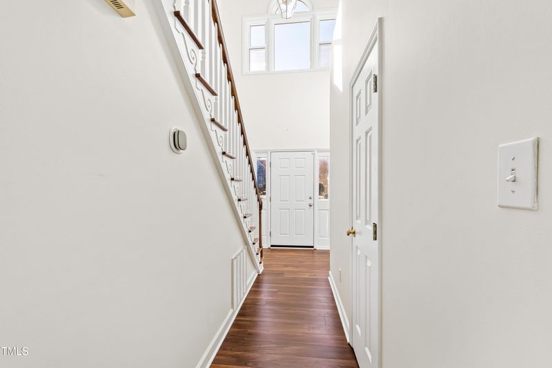 121 Beasley Ct, Cary, NC 27513