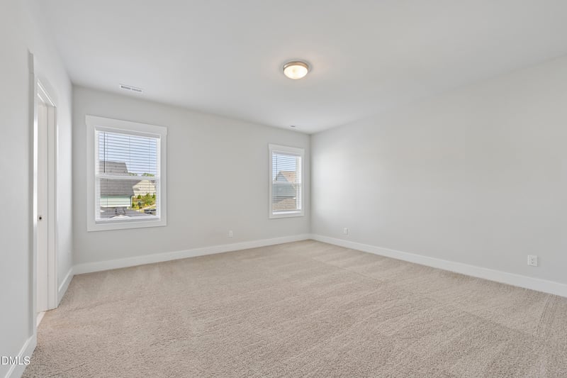 121 Broadwater Dr, Wake Forest, NC 27587