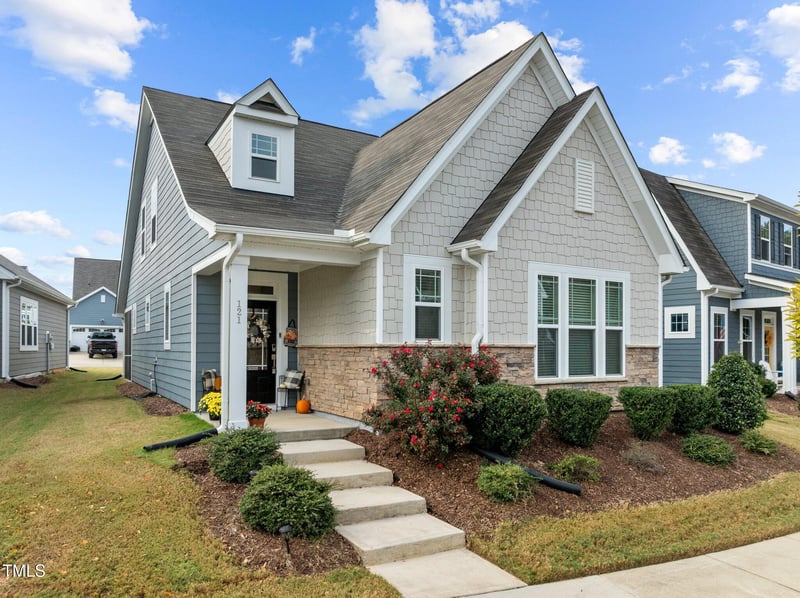 121 Canford Way, Holly Springs, NC 27540