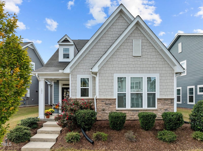 121 Canford Way, Holly Springs, NC 27540