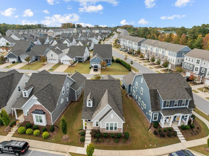 121 Canford Way, Holly Springs, NC 27540