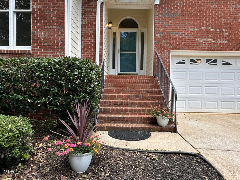 121 Chimney Rise Dr, Cary, NC 27511