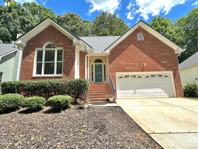 121 Chimney Rise Dr, Cary, NC 27511