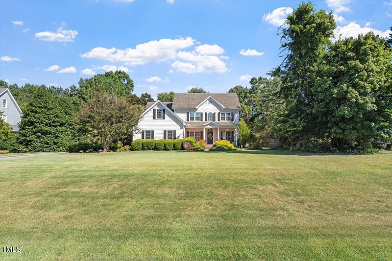 121 Christopher Dr, Clayton, NC 27520
